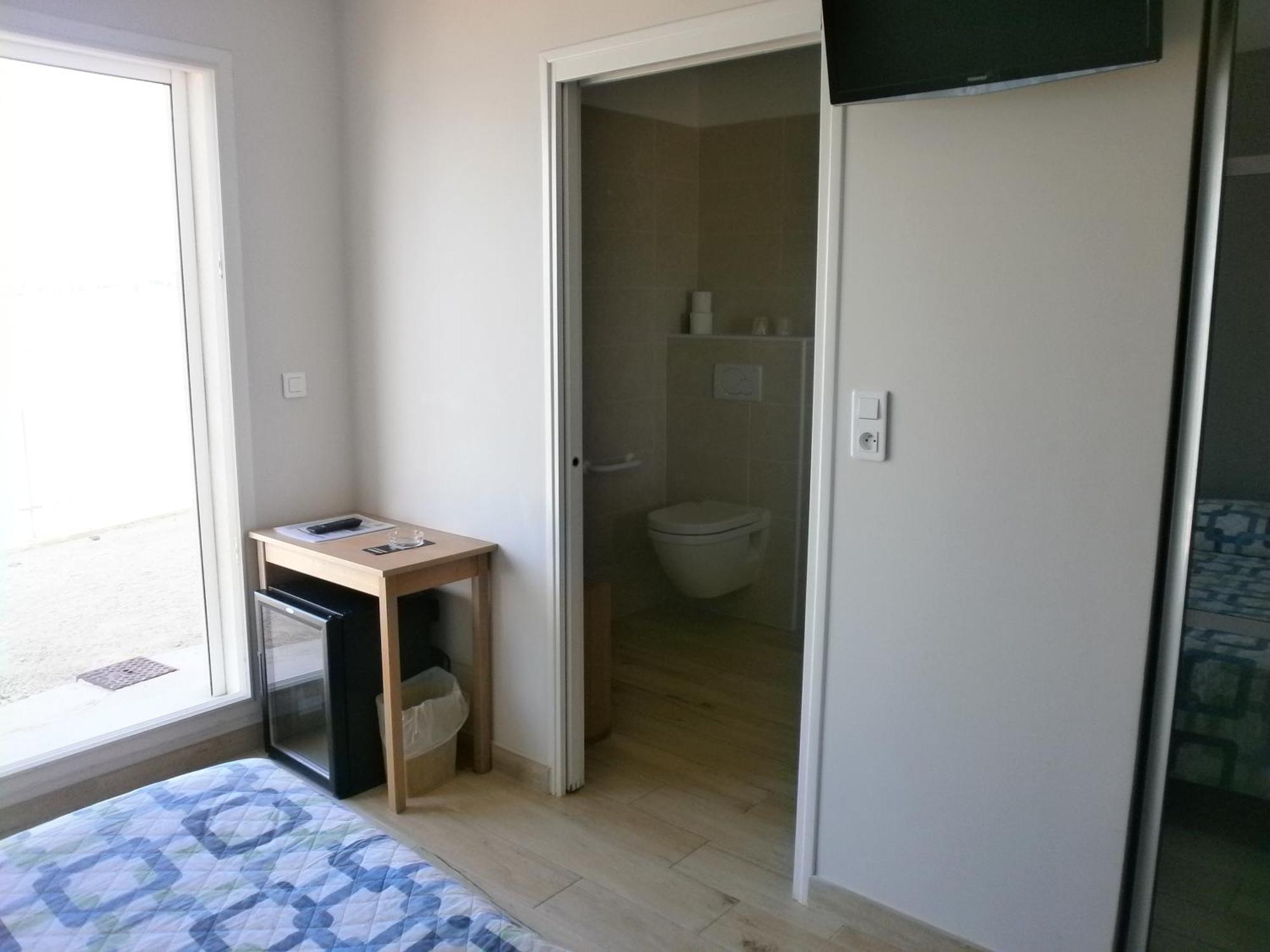 Au Tapis De Sable Hotel Saint-Cyr-sur-Mer Room photo