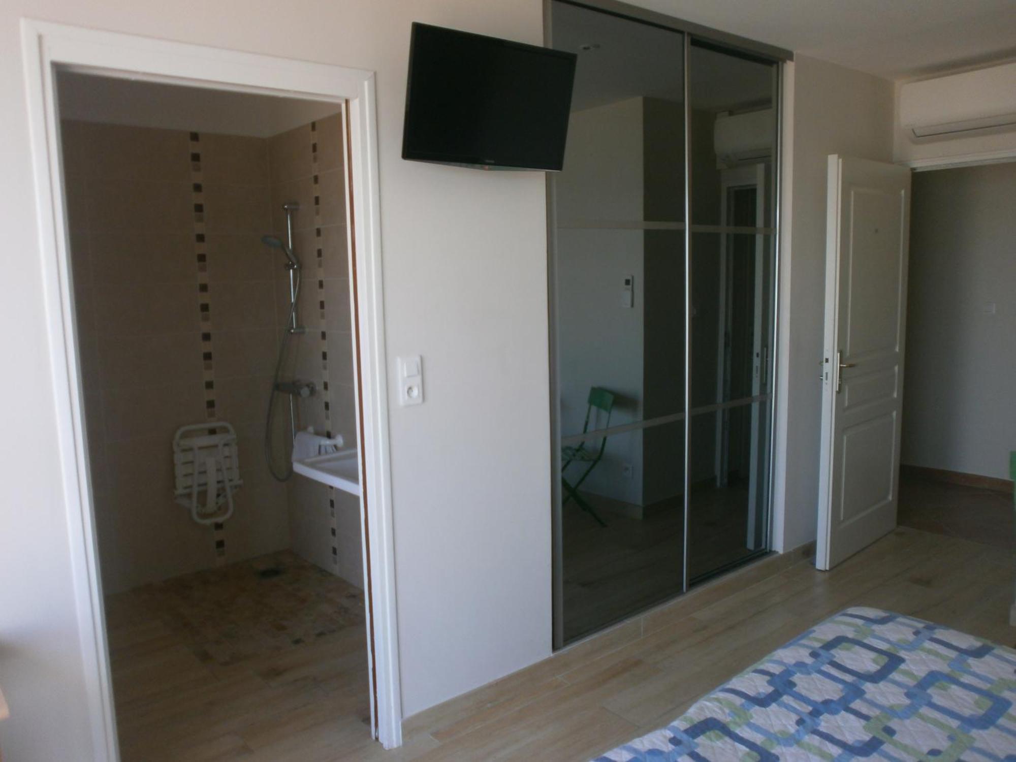 Au Tapis De Sable Hotel Saint-Cyr-sur-Mer Room photo