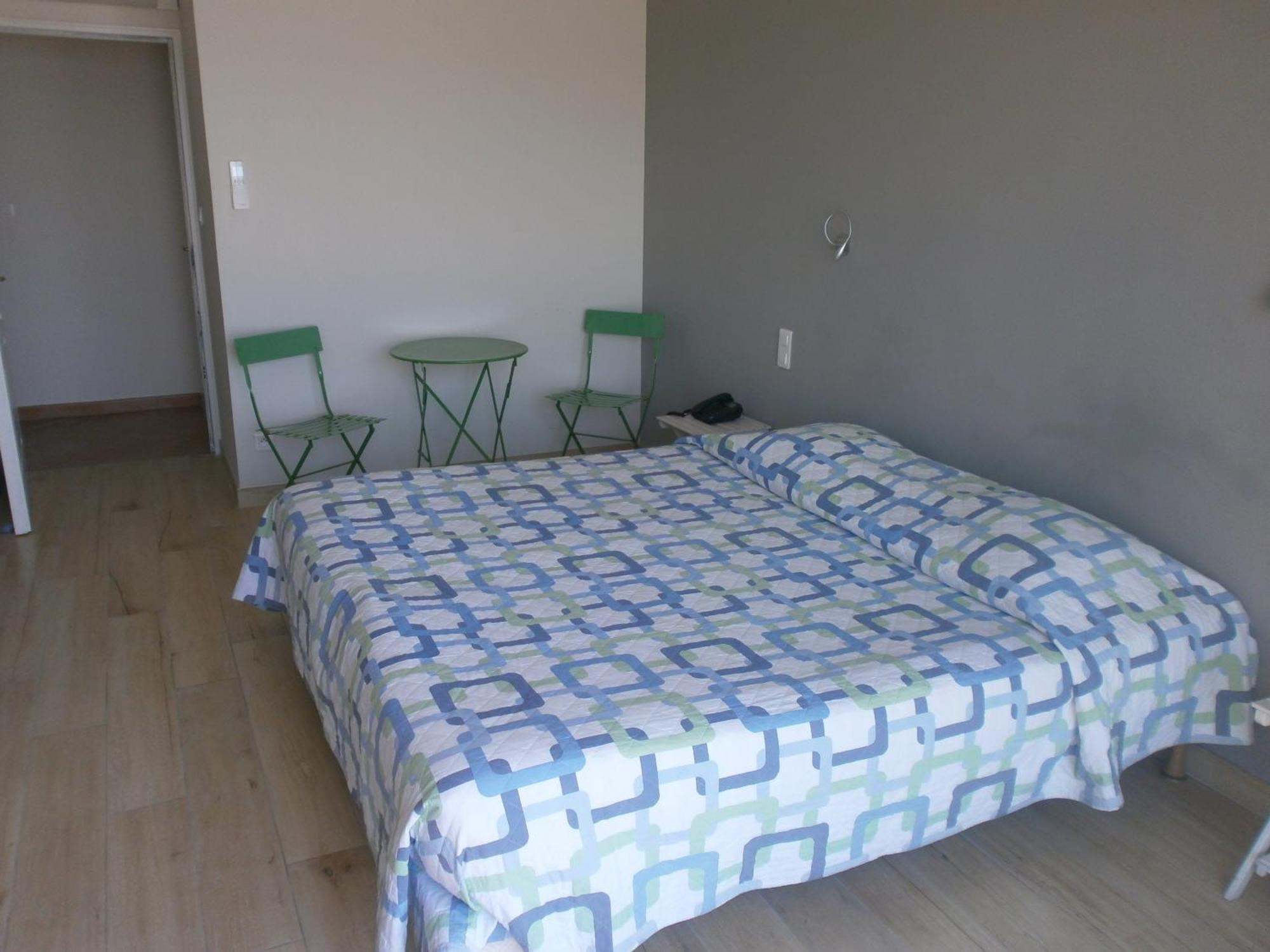 Au Tapis De Sable Hotel Saint-Cyr-sur-Mer Room photo