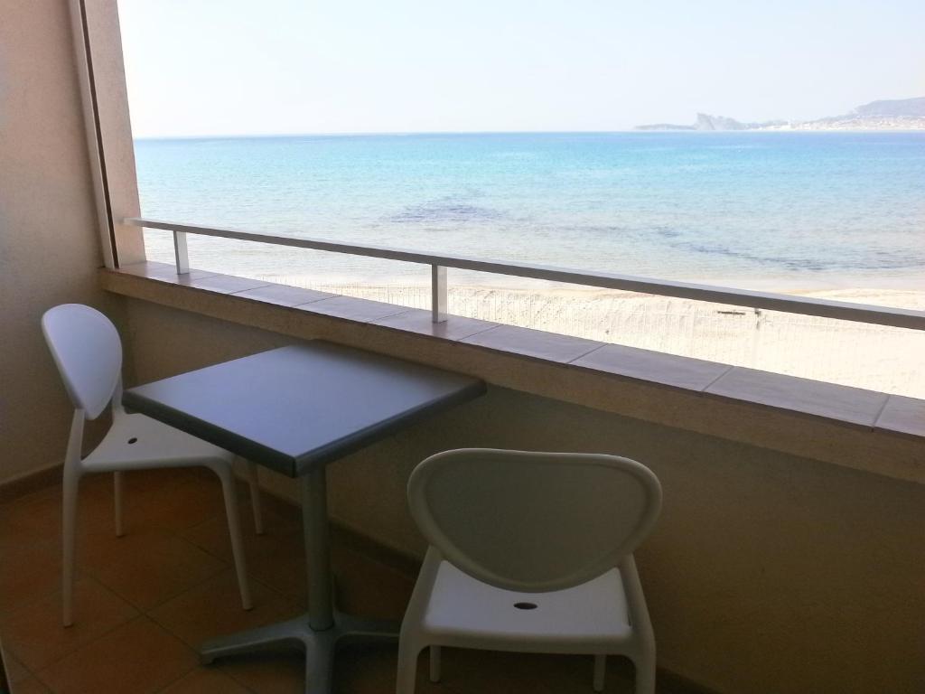 Au Tapis De Sable Hotel Saint-Cyr-sur-Mer Room photo