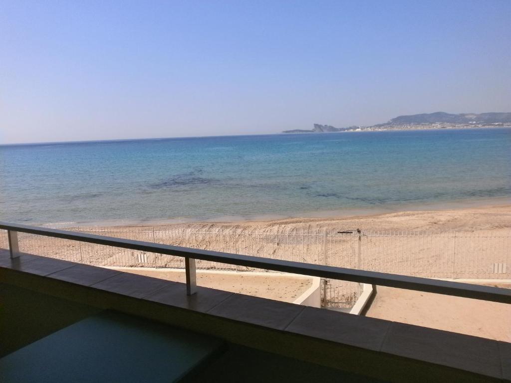 Au Tapis De Sable Hotel Saint-Cyr-sur-Mer Room photo
